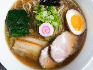 20181113-homemade-ramen-light-broth-chintan-shoyu-vicky-wasik-27-1500x1125