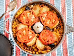 Overhead view of Arroz al horno