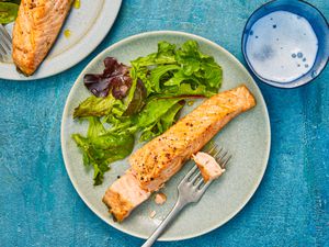 Air-fryer salmon hero