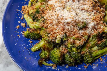 Side view of Caesar breadcrumb broccoli