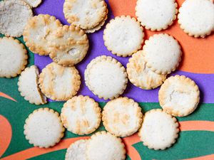 Overhead view of oyster crackers