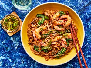 Overhead view of fried bee hoon noodles